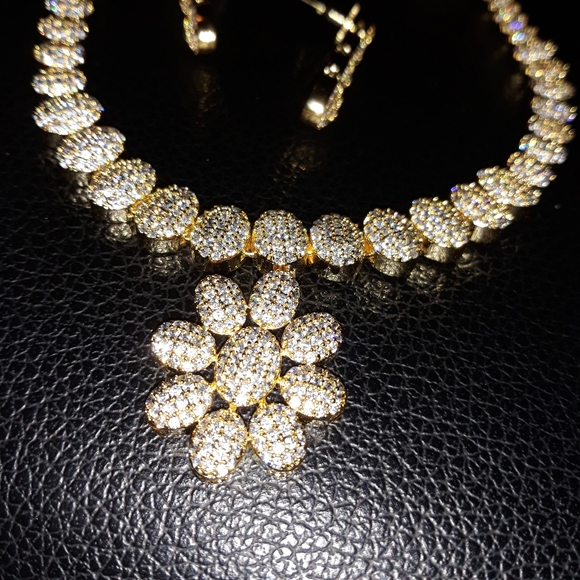 Necklace - Picture 4 of 7